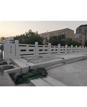 鑄造石護(hù)欄施工時需要注意什么？